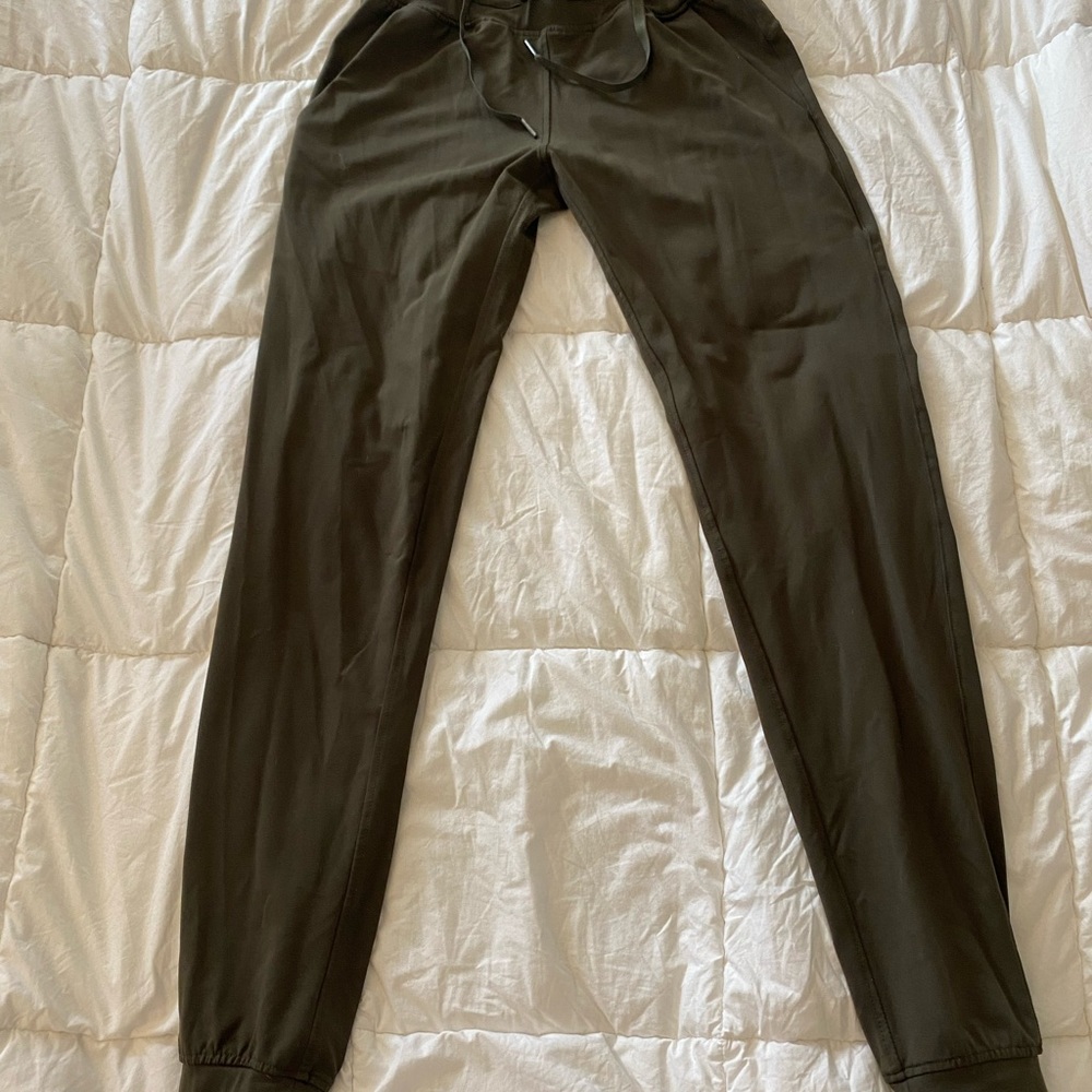 Women’s joggers